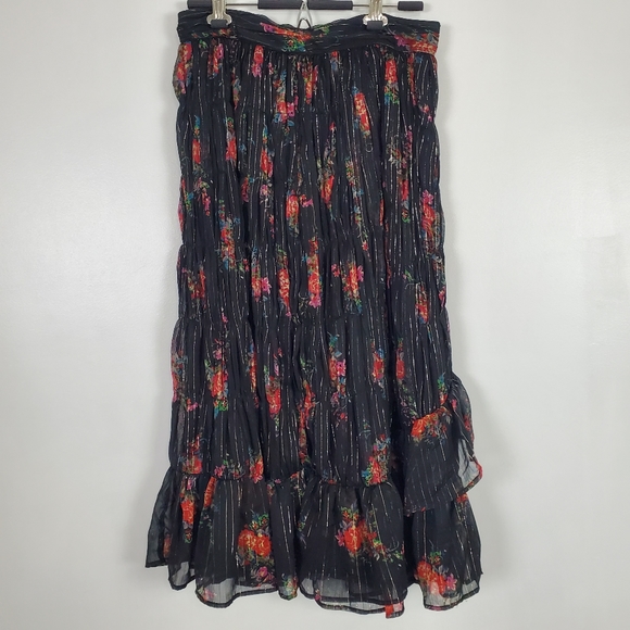 Topshop Dresses & Skirts - Topshop NWT floral metallic print skirt